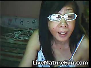 Mature Filipino from Cebu on cam showing pussy and boobs